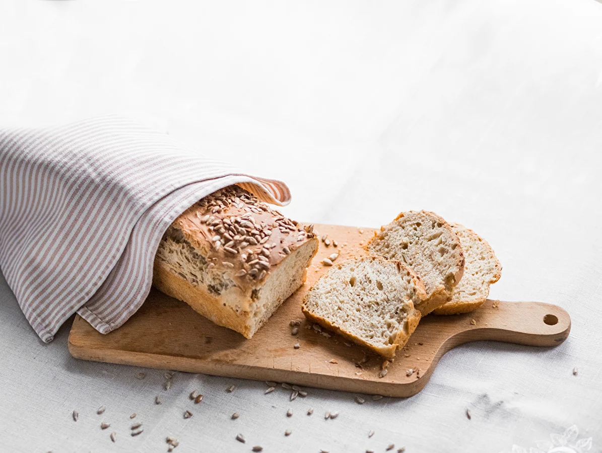 Brød på rugsurdej med kerner