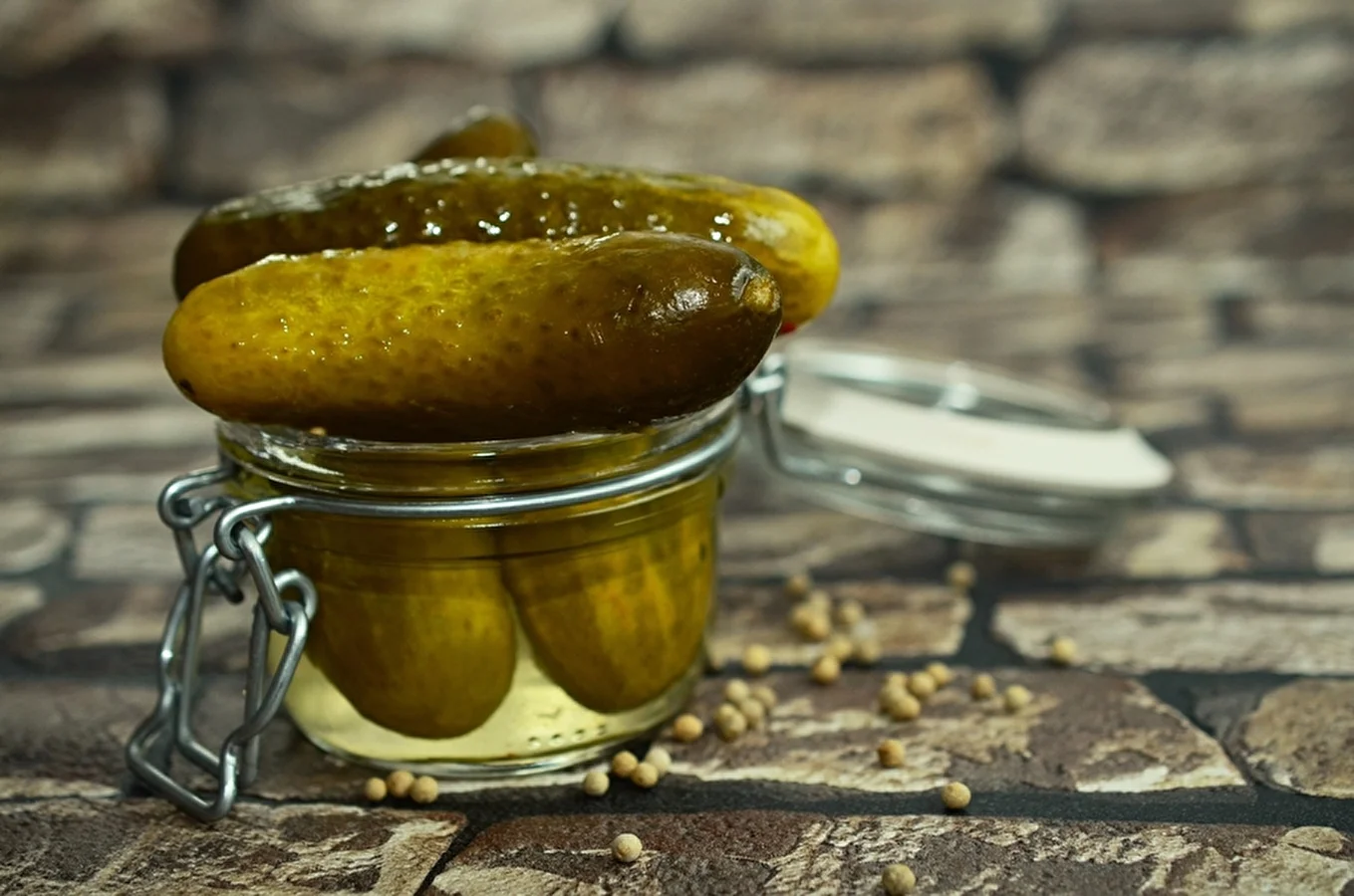 Let fermenterede agurker