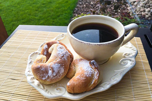 Gærhorn med syltetøj