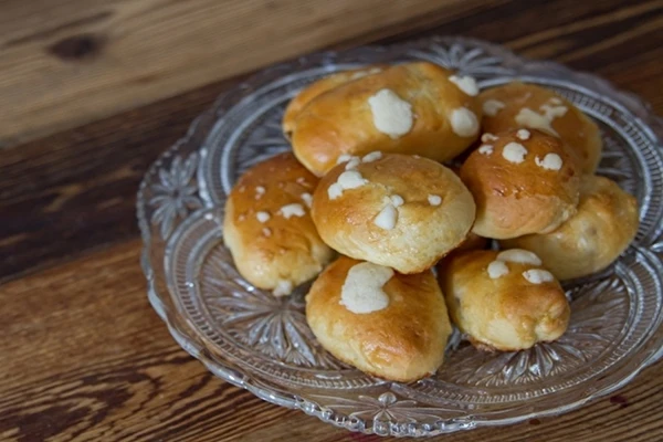 Søde boller med blommer