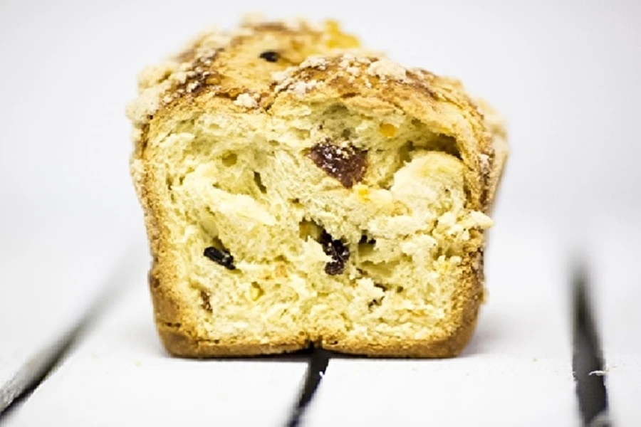 Hjemmelavet gærkage med smuldredej