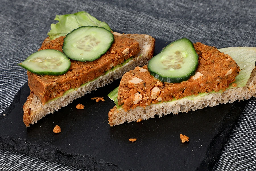 Browin Przepiśnik - Vegansk "mortadella" fra skinkekoger